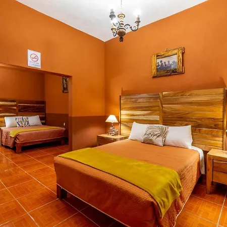 Hosteria Casa Marquez Leon Exterior photo