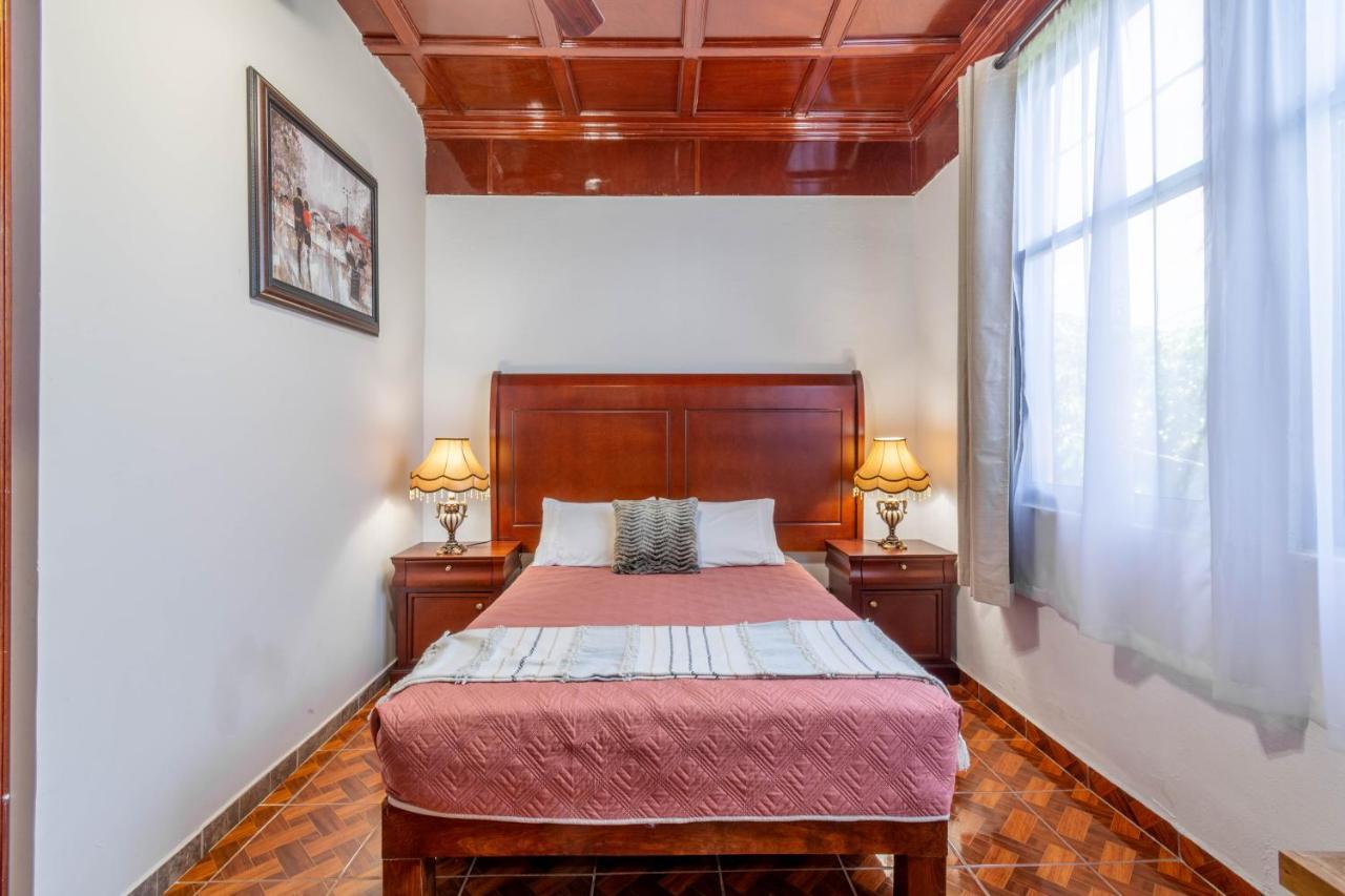 Casa Marquez Inn Leon